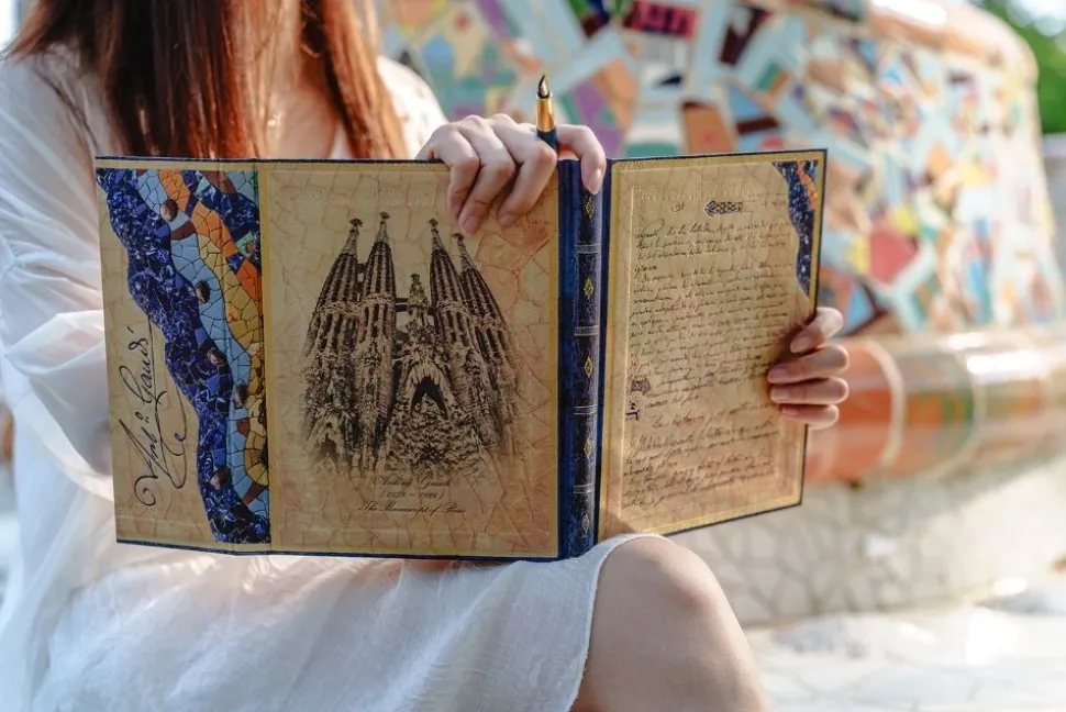 Cuaderno de tapa dura Ultra liso Gaudí, Manuscrito de Reus Paperblanks 17,5x23cm 120g/m²
