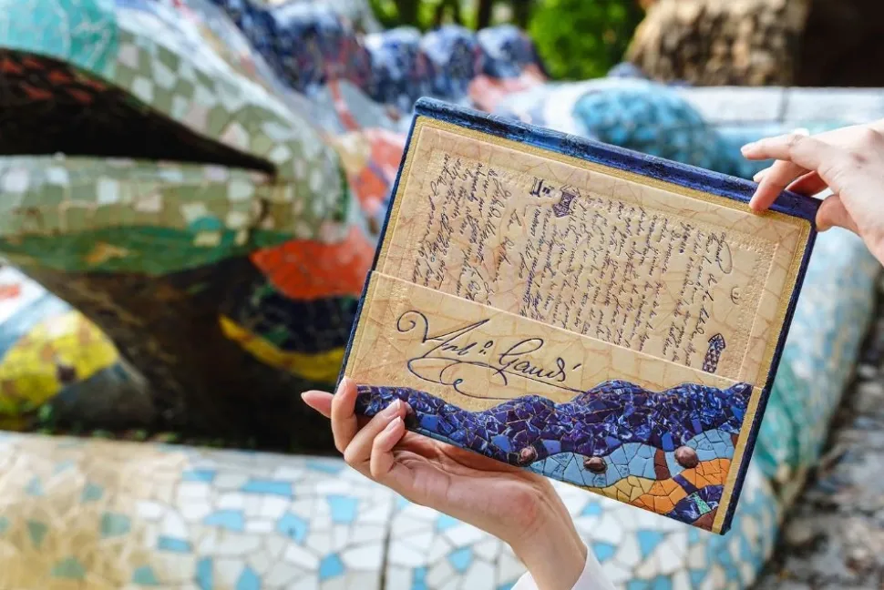 Cuaderno de tapa dura Ultra liso Gaudí, Manuscrito de Reus Paperblanks 17,5x23cm 120g/m²