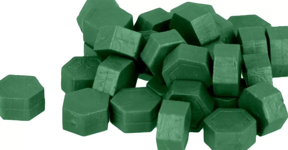 Perlas de Cera Hexagonales Para Sellos Verde Oscuro Artemio 30gr